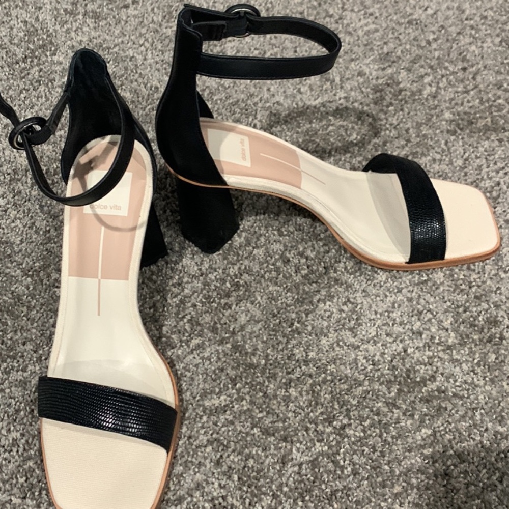 Dolce Vita size 9.5 Sandal